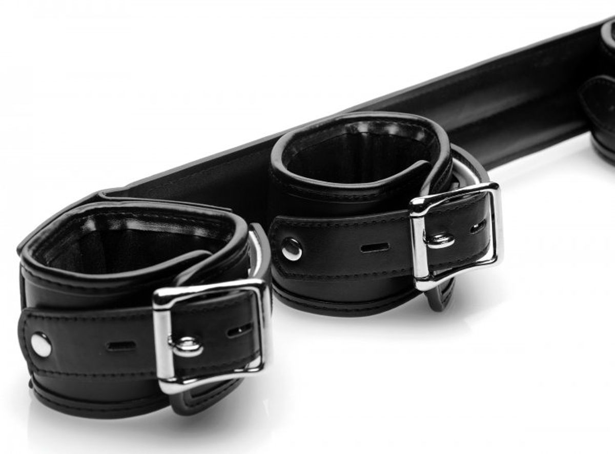 Spreader Bar With Cuffs