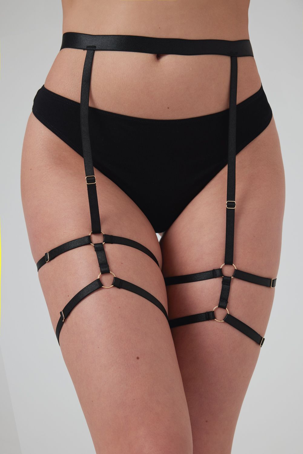 Christine Strappy Garterbelt Blushing Black