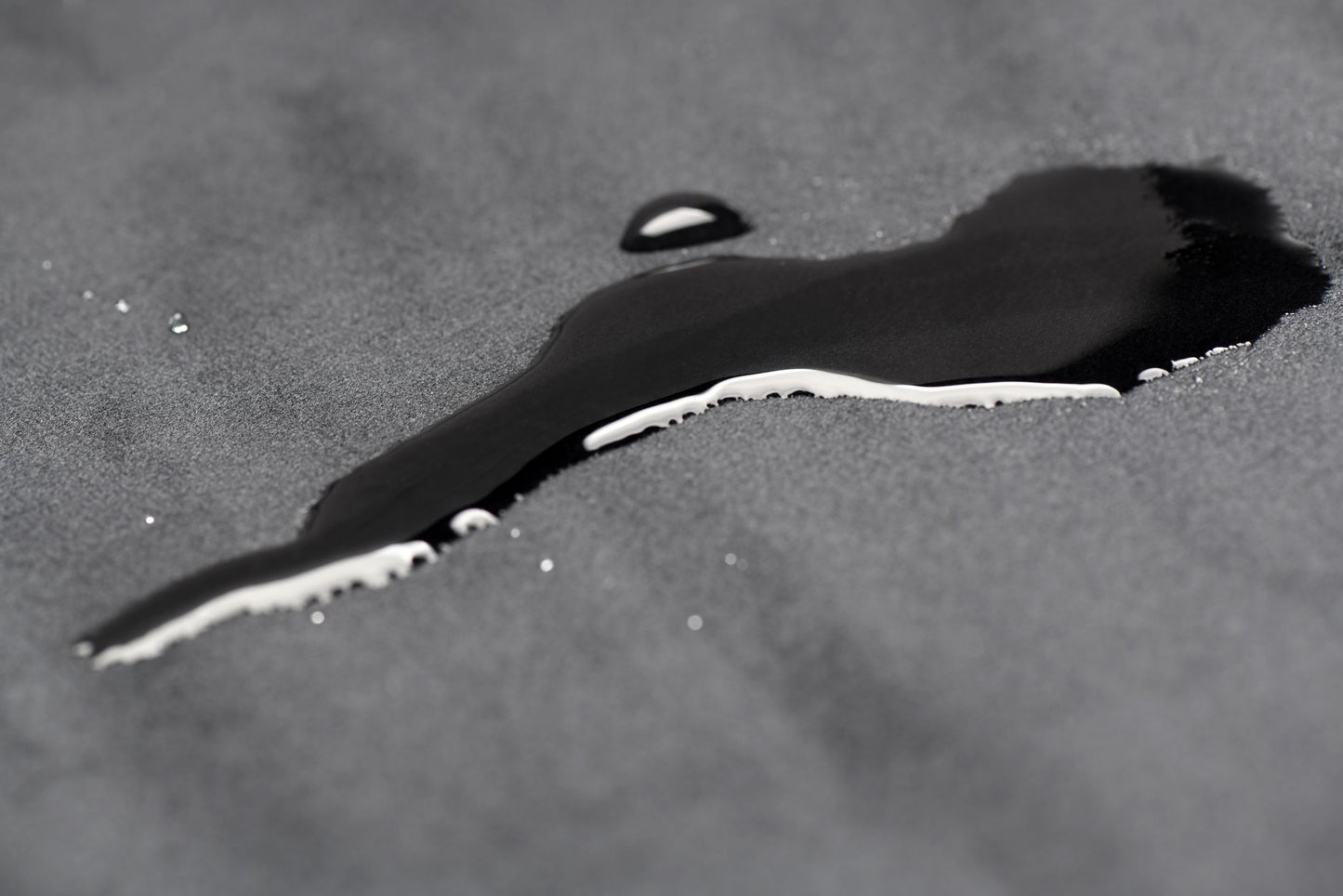 XR Brands - Waterproof Blanket - Black