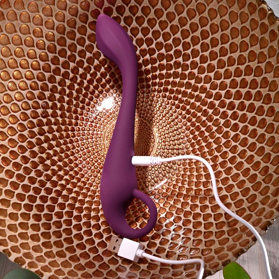Evolved - Lochness G-Spot Vibrator - 19 cm – G Spot Vibrator