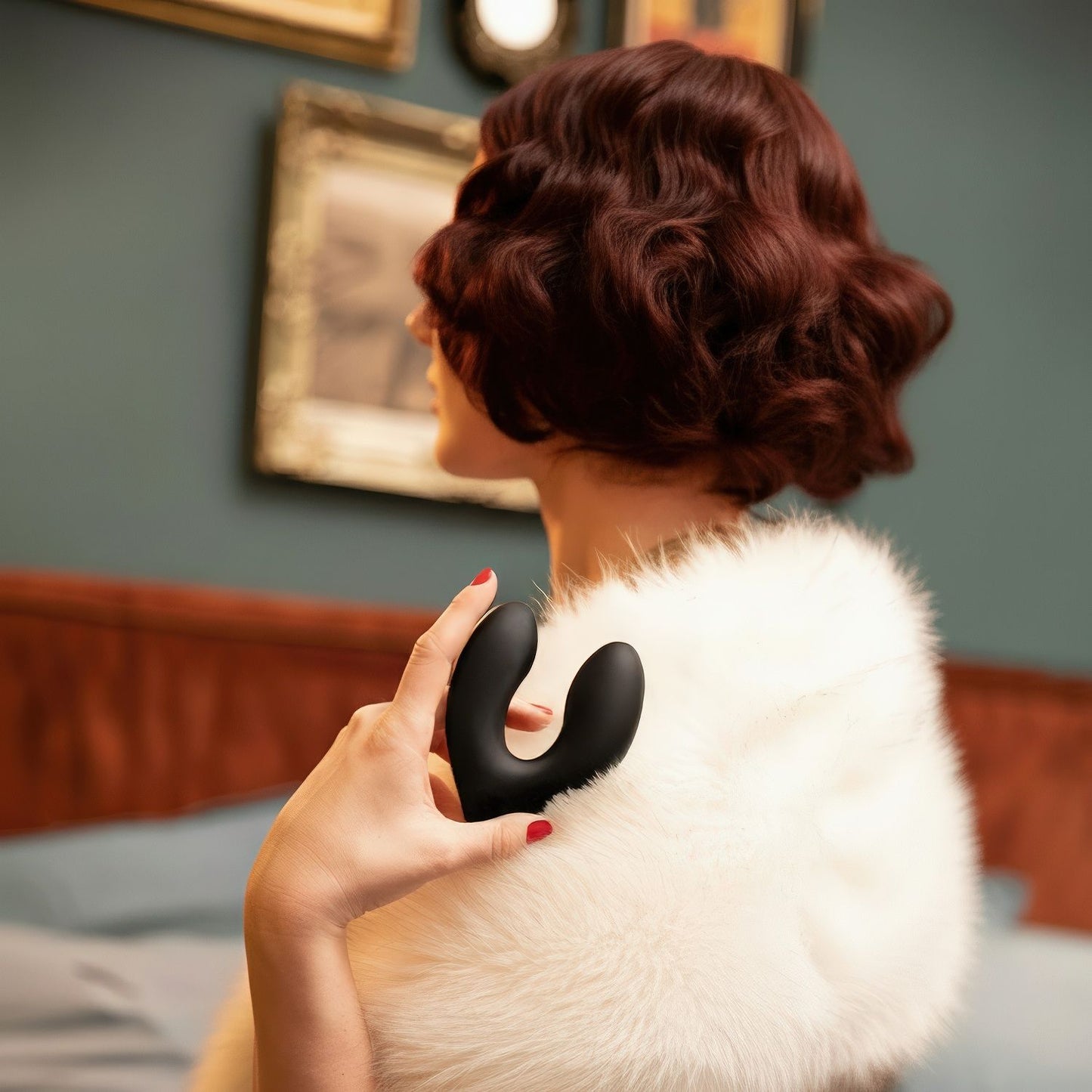 Rosy Gold – Vibrador Portátil com Estojo de Carregamento de Luxo – Preto