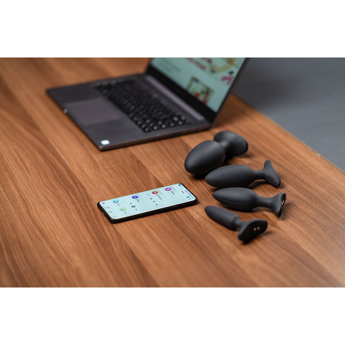 Lovense - Hush 2 Vibrating Butt Plug With App - Black