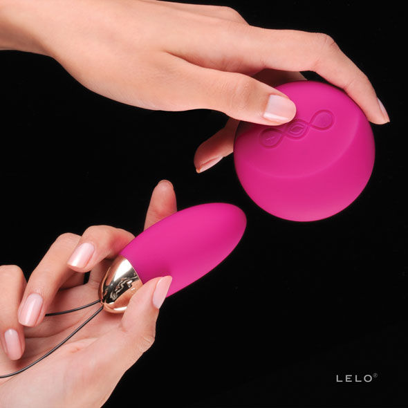 Lelo - Lyla 2 Insignia Design Edition Fuchsia Massager Egg – Clitoral Vibrator